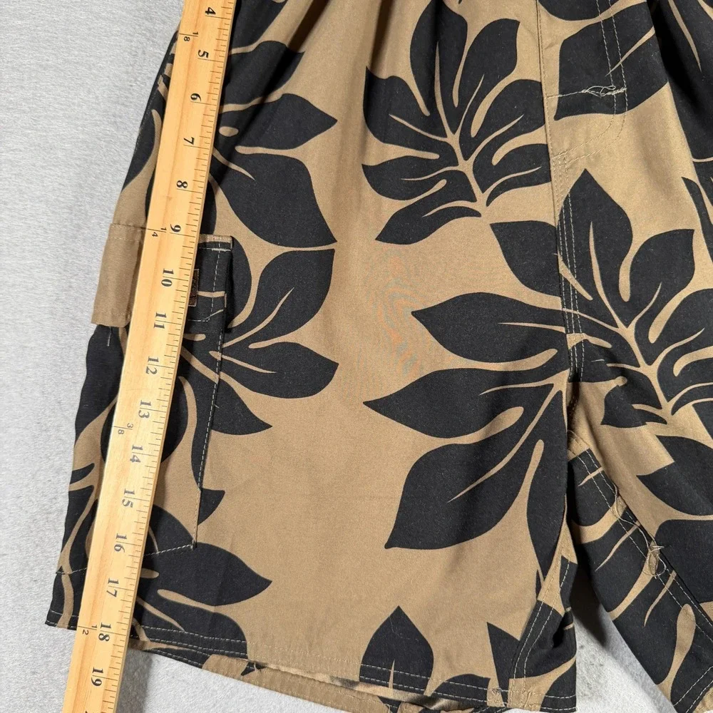 Hawaiian Performance Surfwear Mens Small Tan Black Monstera Leaf Board Shorts 28
